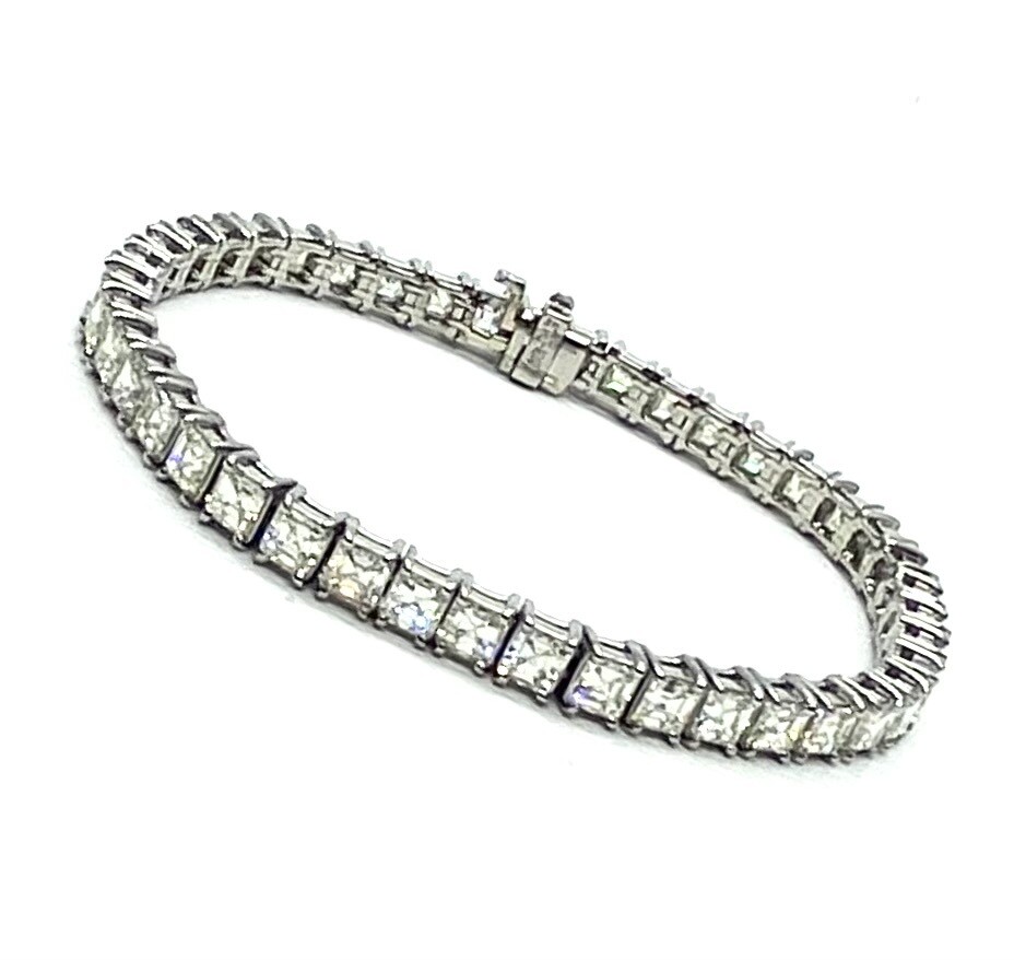 Asher cut Diamond Bracelet in Platinum