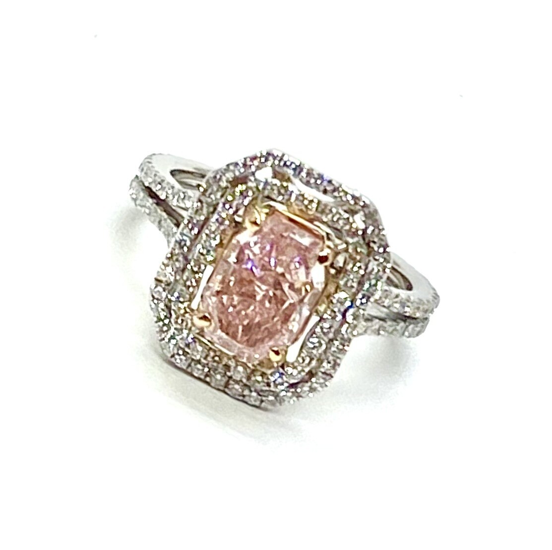 Fancy Purple Pink Diamond Ring in Platinum