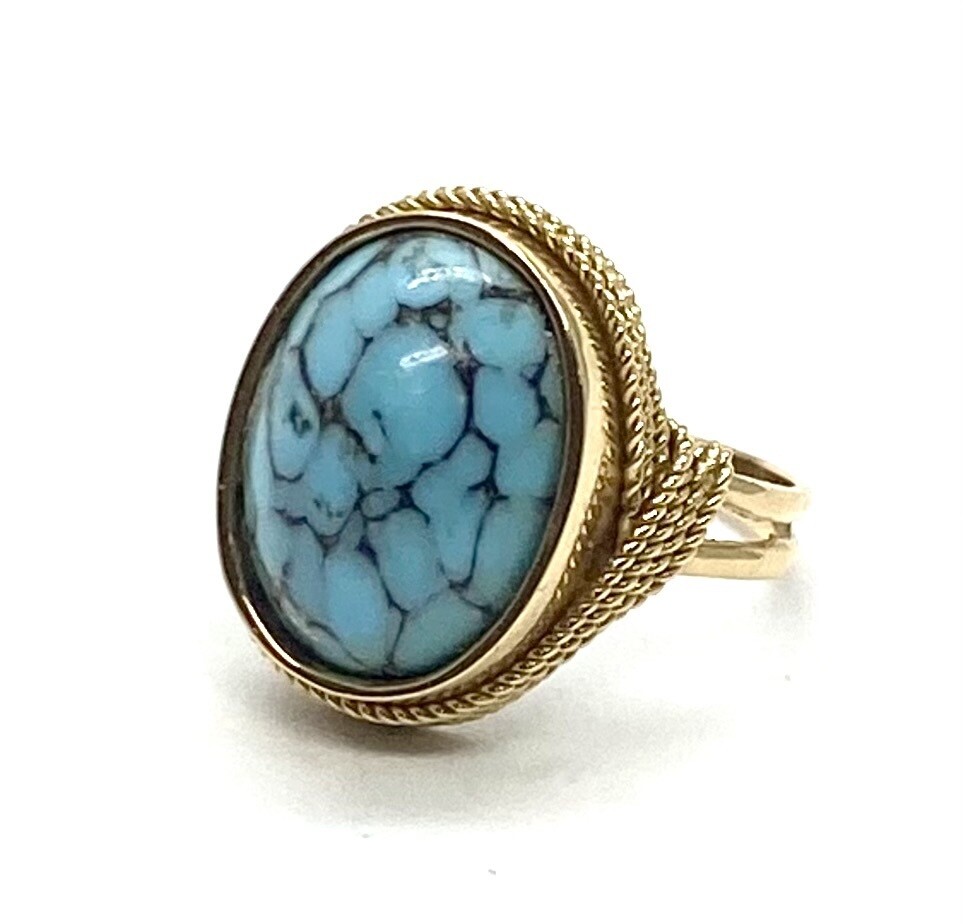 Turquoise Ring in 18K Yellow Gold