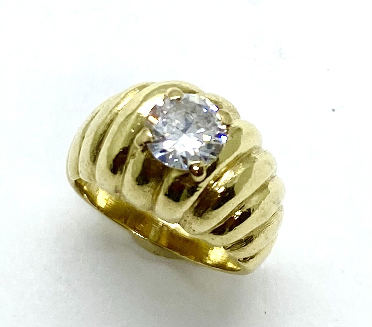 Solitaire Diamond Ring in 18K Yellow Gold