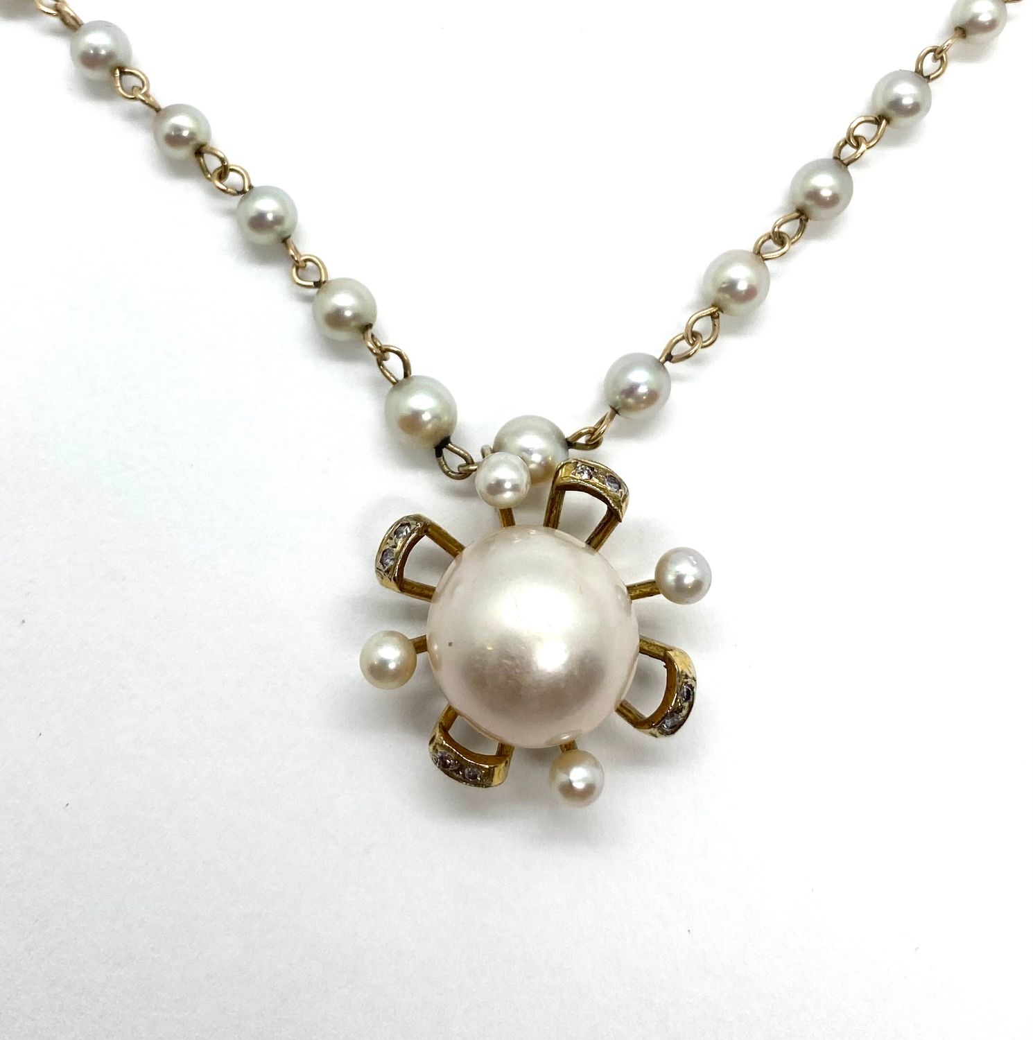 Mabe Pearl and Pearl Necklace in Yellow Gold