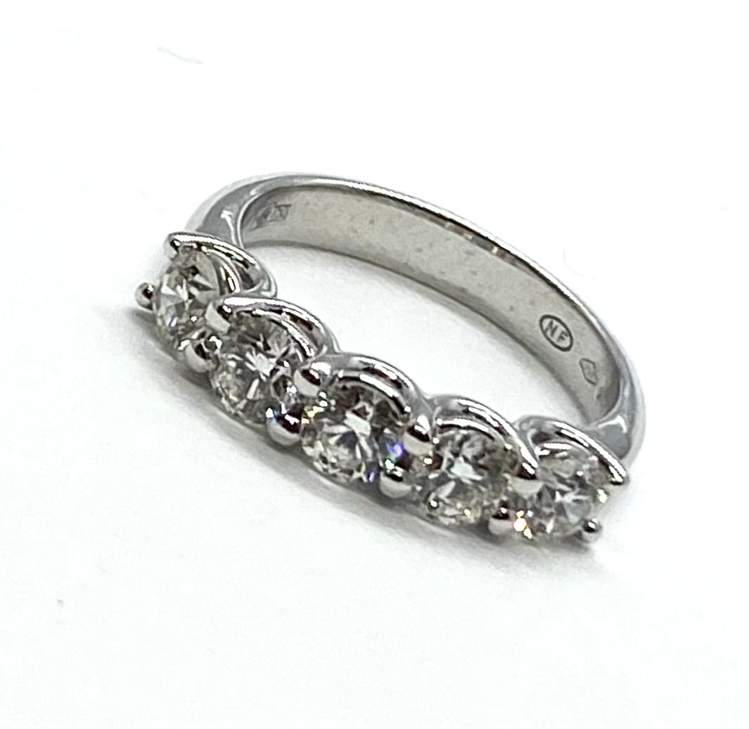 5-stone Diamond Ring in White Gold