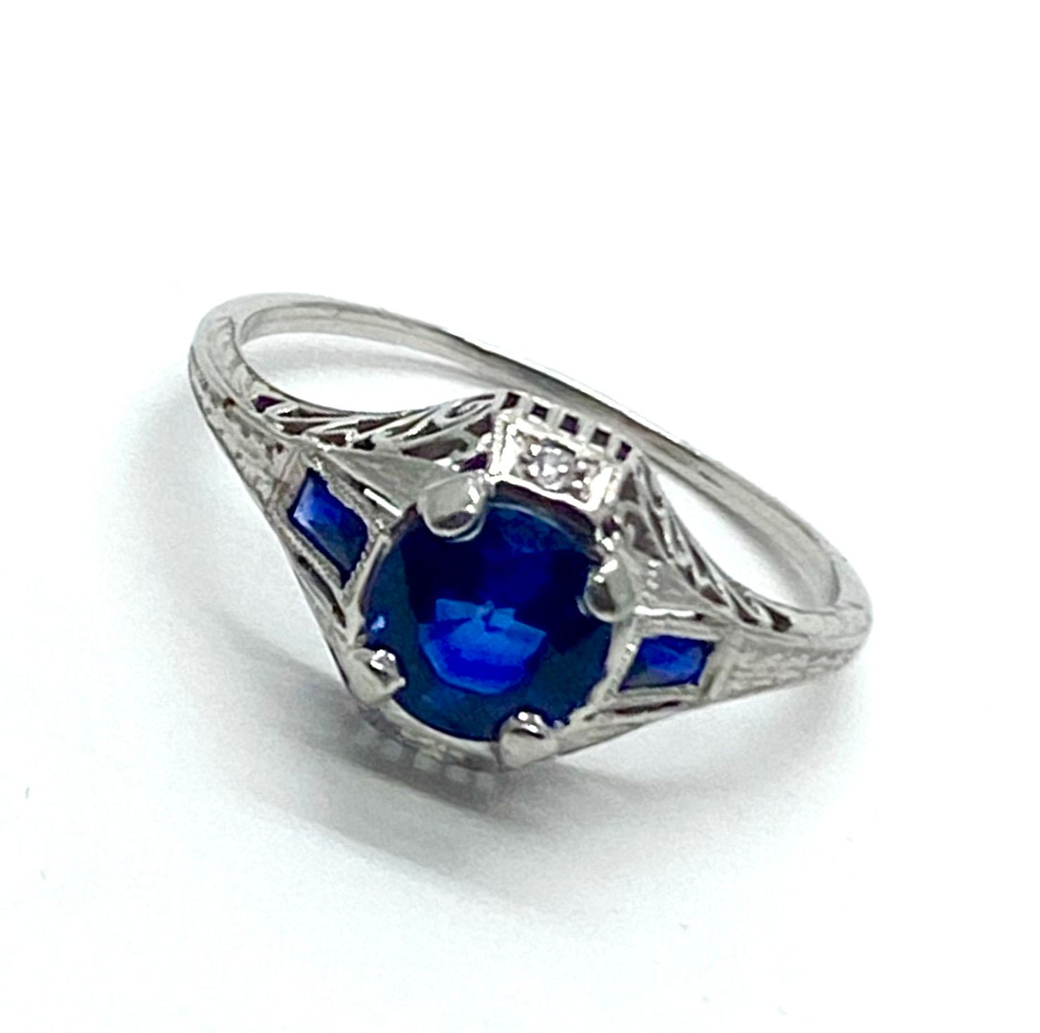 Art Deco Blue Sapphire and Diamond Ring