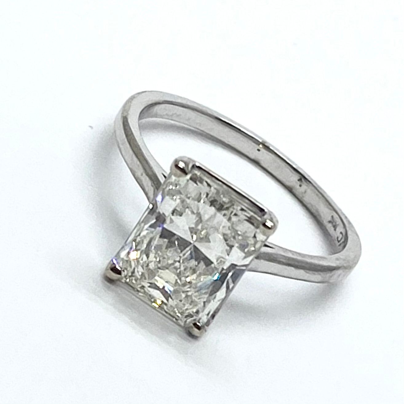 GIA 3.01cts Radiant cut Diamond Engagement Ring