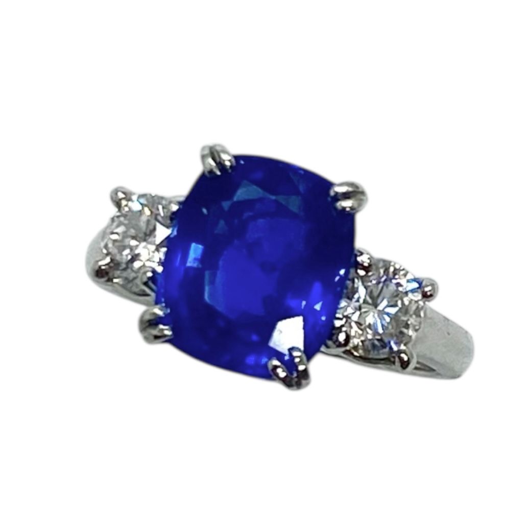 Sri Lanka Sapphire with GIA Report and Diamond Ring