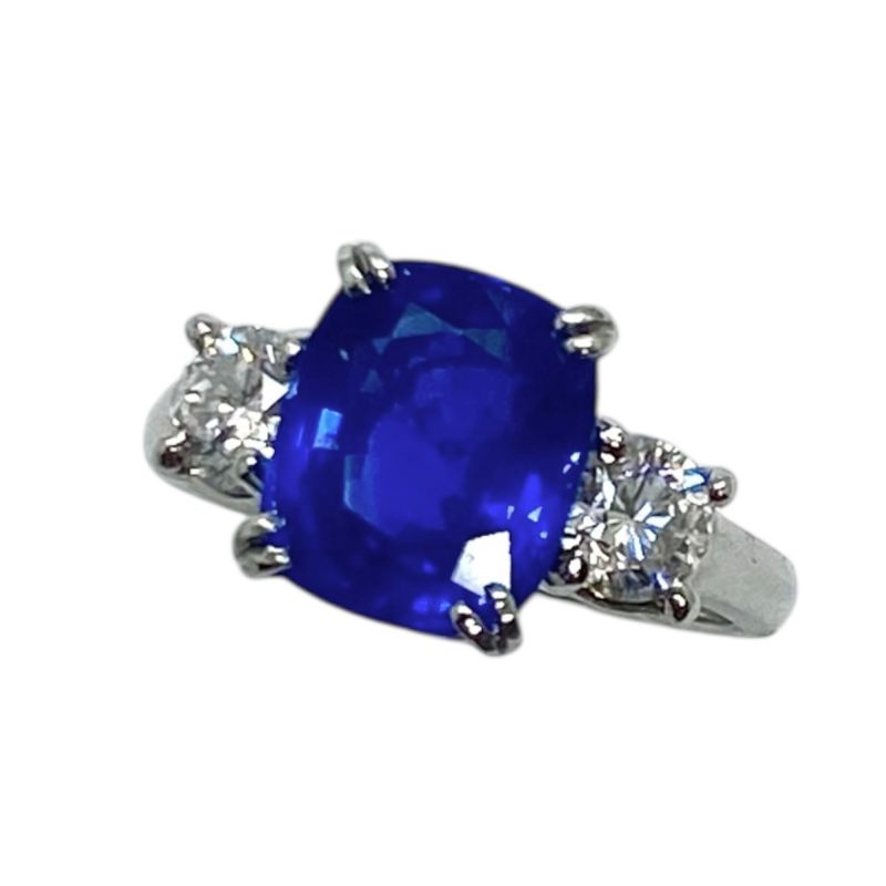 Sri Lanka Sapphire with GIA Report and Diamond Ring Sri Lanka Sapphire with GIA Report and Diamond Ring