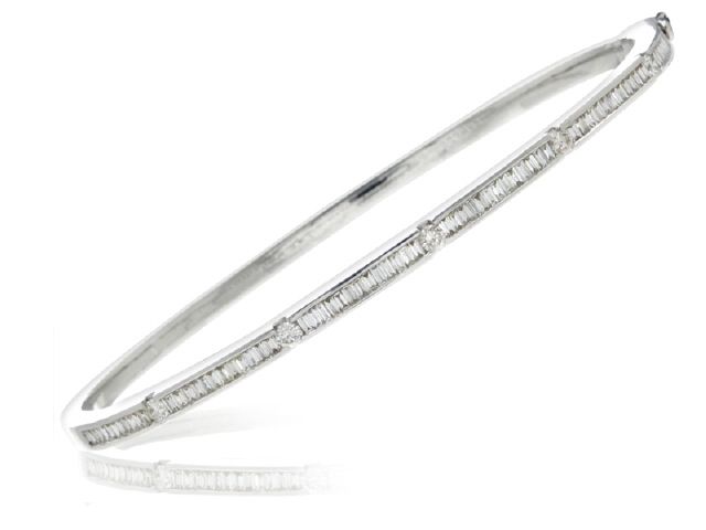 18KW DIAMOND BAGUETTE BANGLE BRACELET