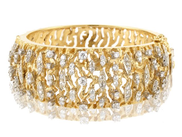 18K Yellow Gold Diamond Bangle