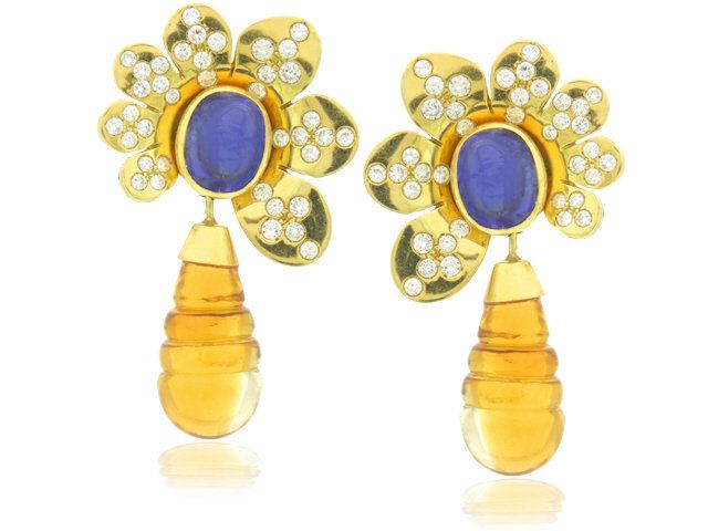 18k yellow gold cabochan saph. & Dia. Earr.