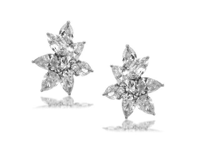 18K W/G PEAR SHAPED & ROUND DIAMOND CLUSTER EARRINGS