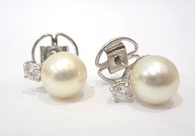 Pearl and Diamond Stud Earrings in 18K White Gold