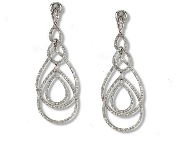 18K White Gold and Diamond Dangle Earrings
