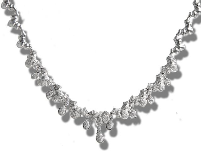 18K White Gold and Diamond Necklace