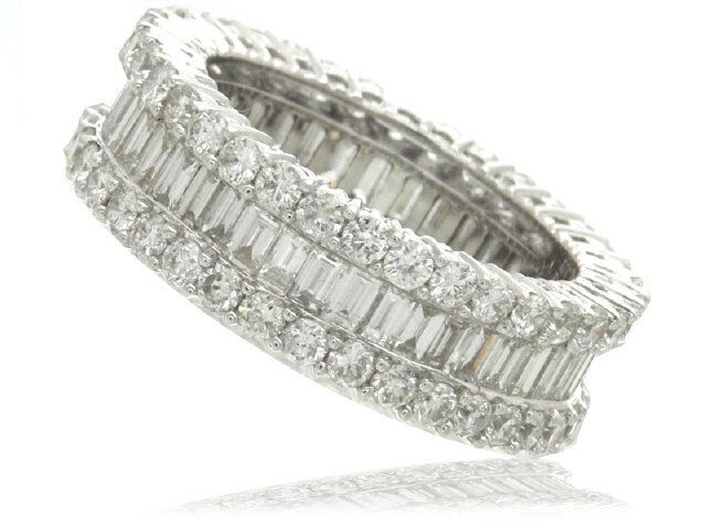18K WHITE GOLD BAGUETTE & ROUND DIAMOND RING