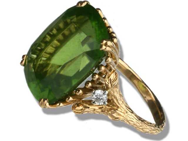 18K Yellow Gold Vintage Peridot and Diamond Ring