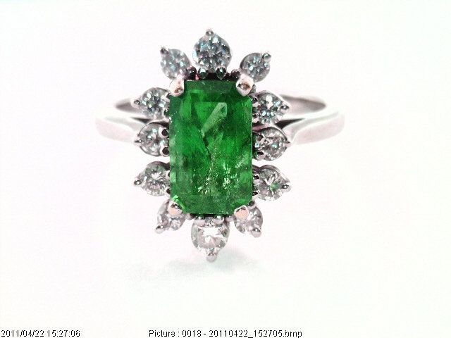 14K W/G EMERALD + DIAMOND RING W/ 0.60CTS DIA