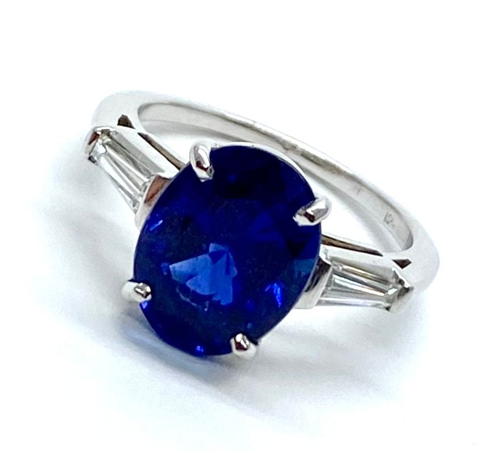AGL certified Ceylon Blue Sapphire and Diamond Ring
