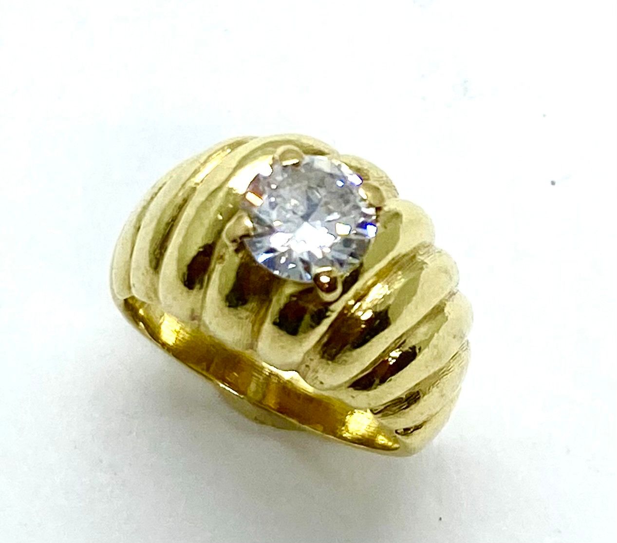Solitaire Diamond Ring in 18K Yellow Gold
