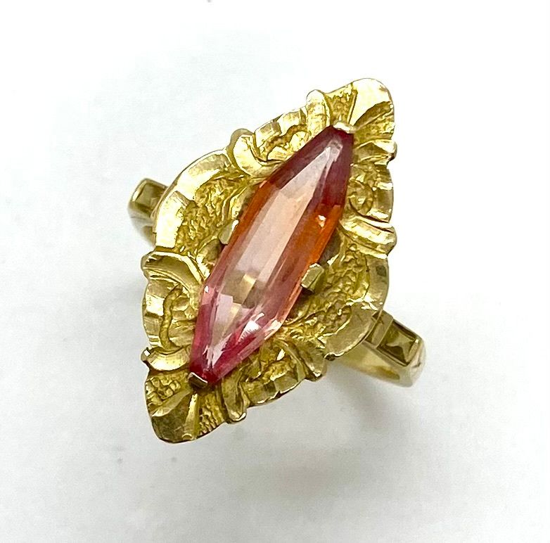Vintage Gold and Peach synthetic Stone Ring