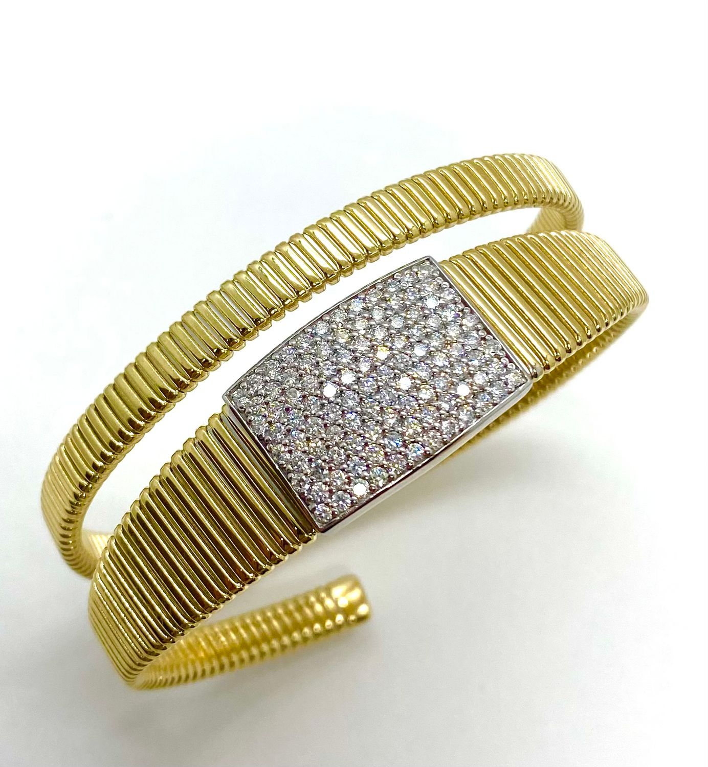 Wrap Tubogas Bangle in Yellow Gold with Diamonds