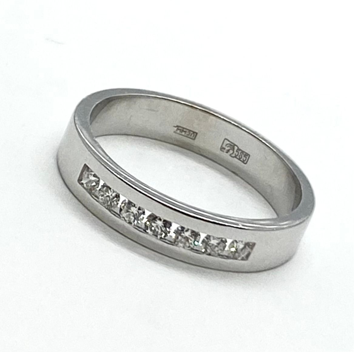 Diamond Ring in White Gold