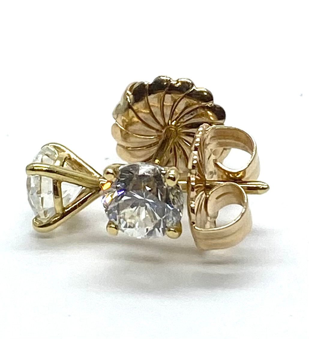 Diamond Stud Earrings in Yellow Gold