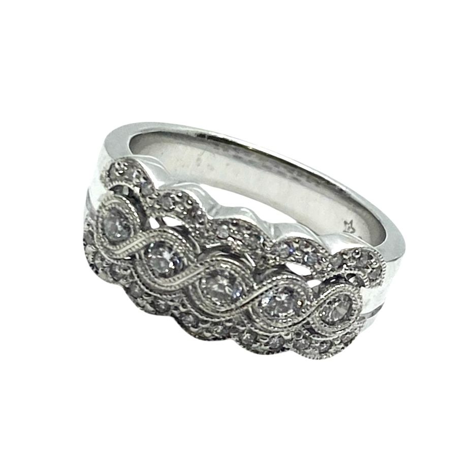 Vintage Gold and Diamond Ring