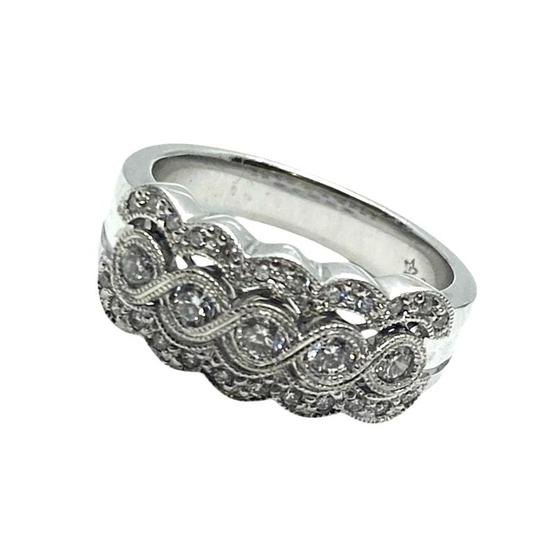 Vintage Gold and Diamond Ring Vintage Gold and Diamond Ring