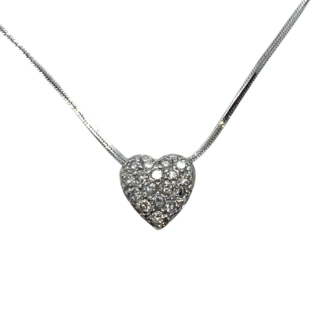 Heart Pendant Necklace with Diamonds in Gold