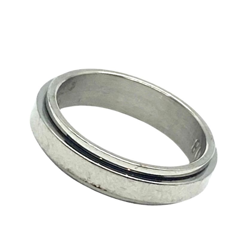 Piaget Possession Spinning Ring in Platinum