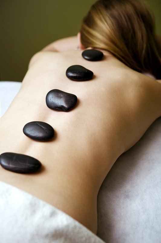 Massage aux Pierres Chaudes