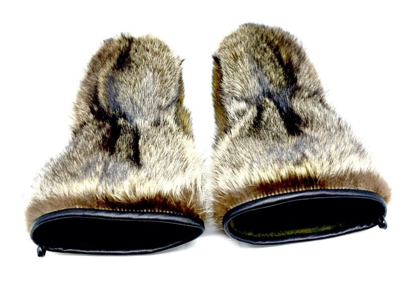 Winter long men&#39;s raccoon fur mittens