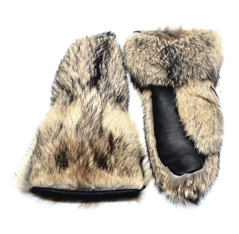 Winter long men&#39;s coyote fur mittens