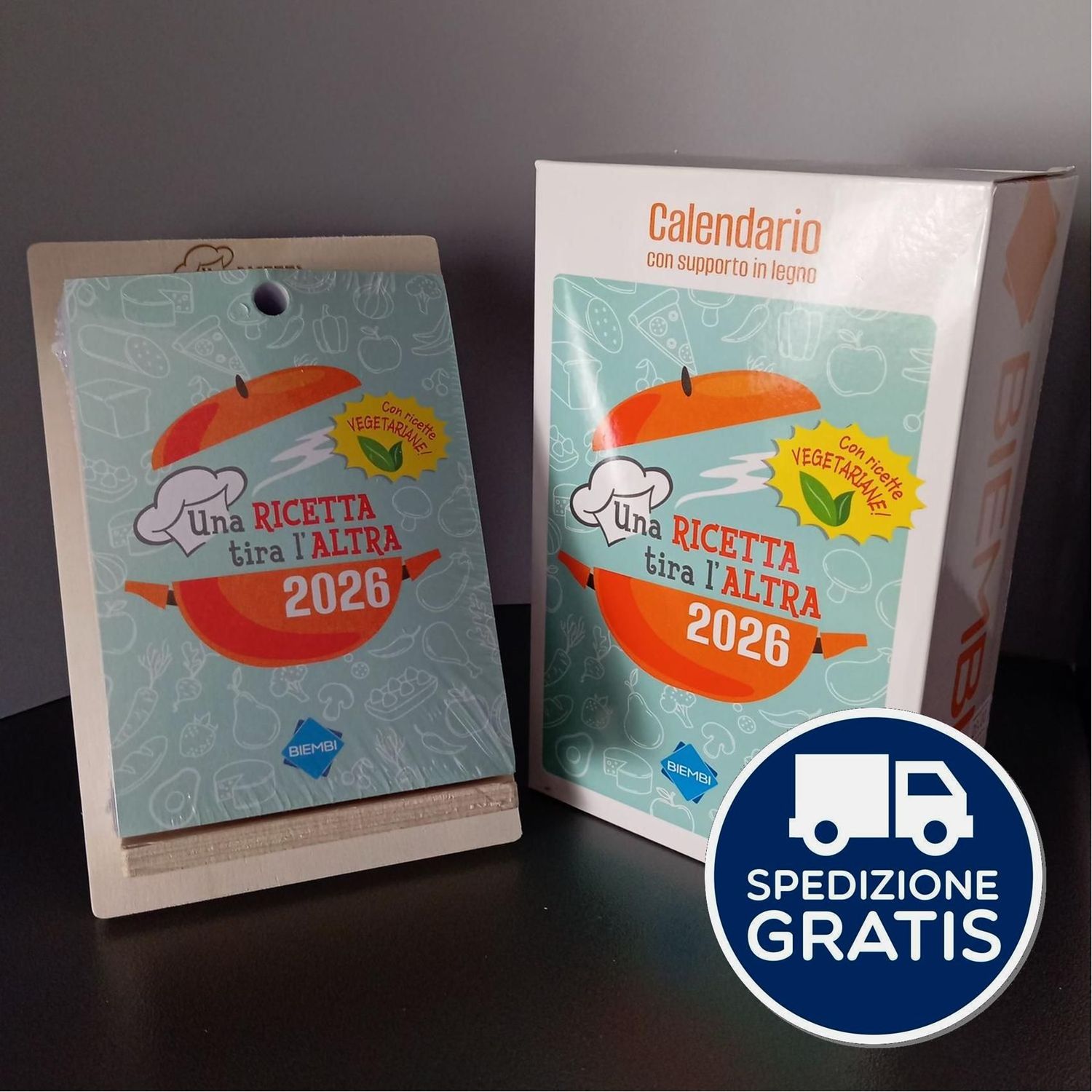 Calendario Culinario 2026 con supporto legno “una ricetta tira l’altra” Calendario Culinario 2026 con supporto legno “una ricetta tira l’altra”