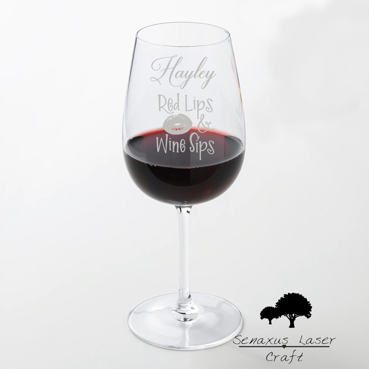 Fun Personalised &quot;Red lips and wine sips&quot; Large 49cl wine glass glass. Great Birthday and Christmas Gift for a Friend or loved one. WGB63