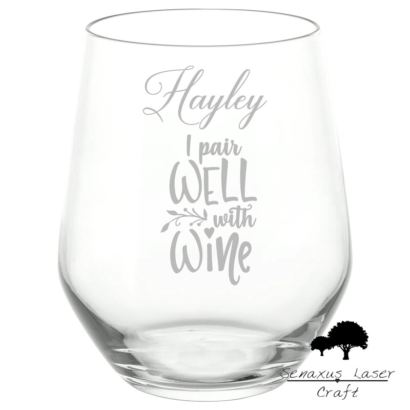 Personalised &quot;I Pair Well With Wine&quot; Funny Quote stemless wine/spirit Glass. Great Gift for All Events