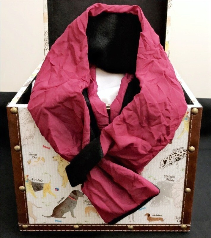 Hand-Pleated Dog/Women&#39;s Scarf