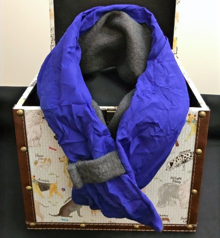 Hand-Pleated Dog/Women's Scarf