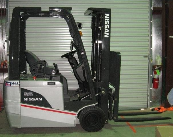 2005 Nissan TMX35 Electric Forklift