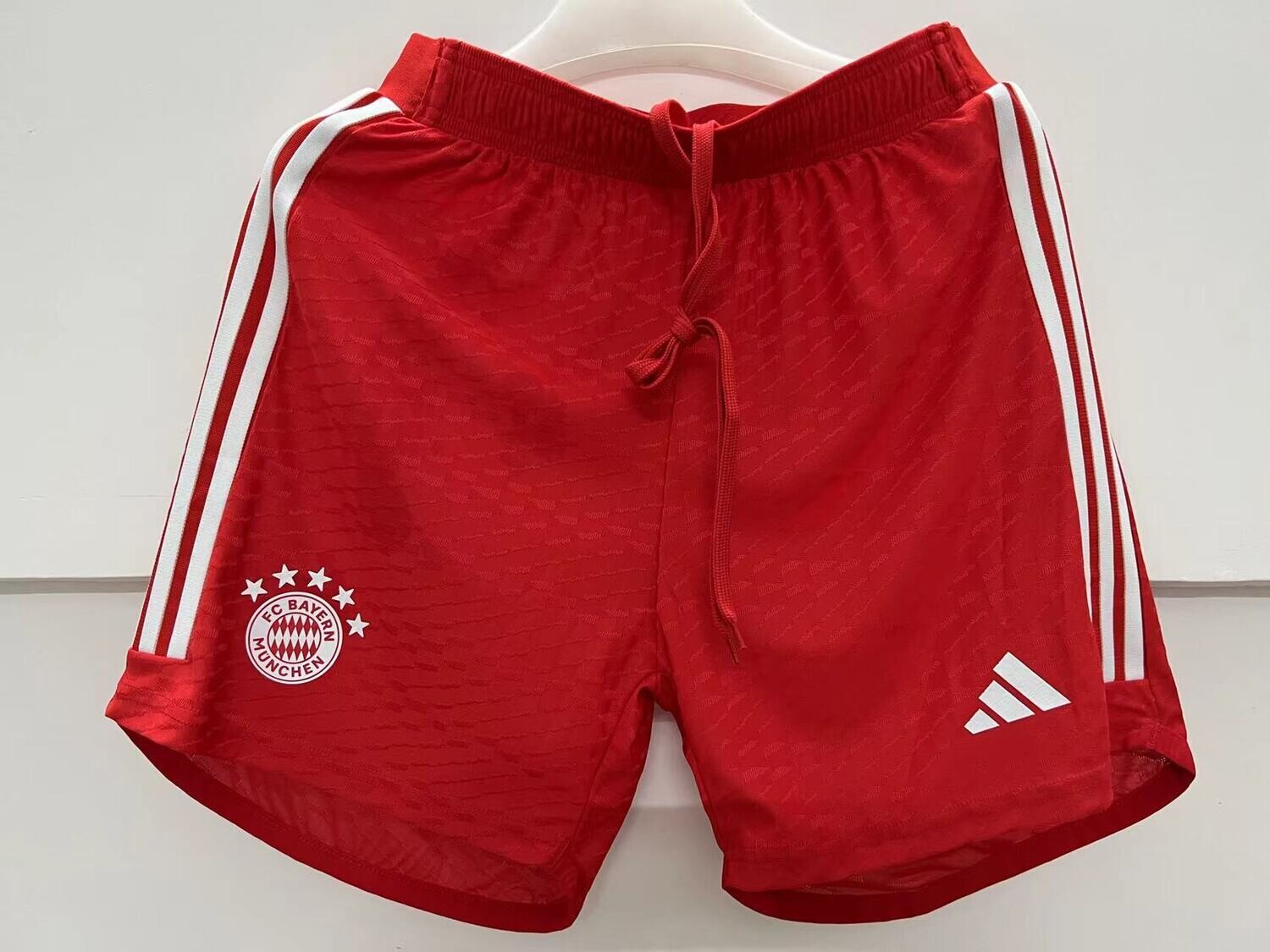 Short Bayern de Munique 2023/2024 Versão Jogador