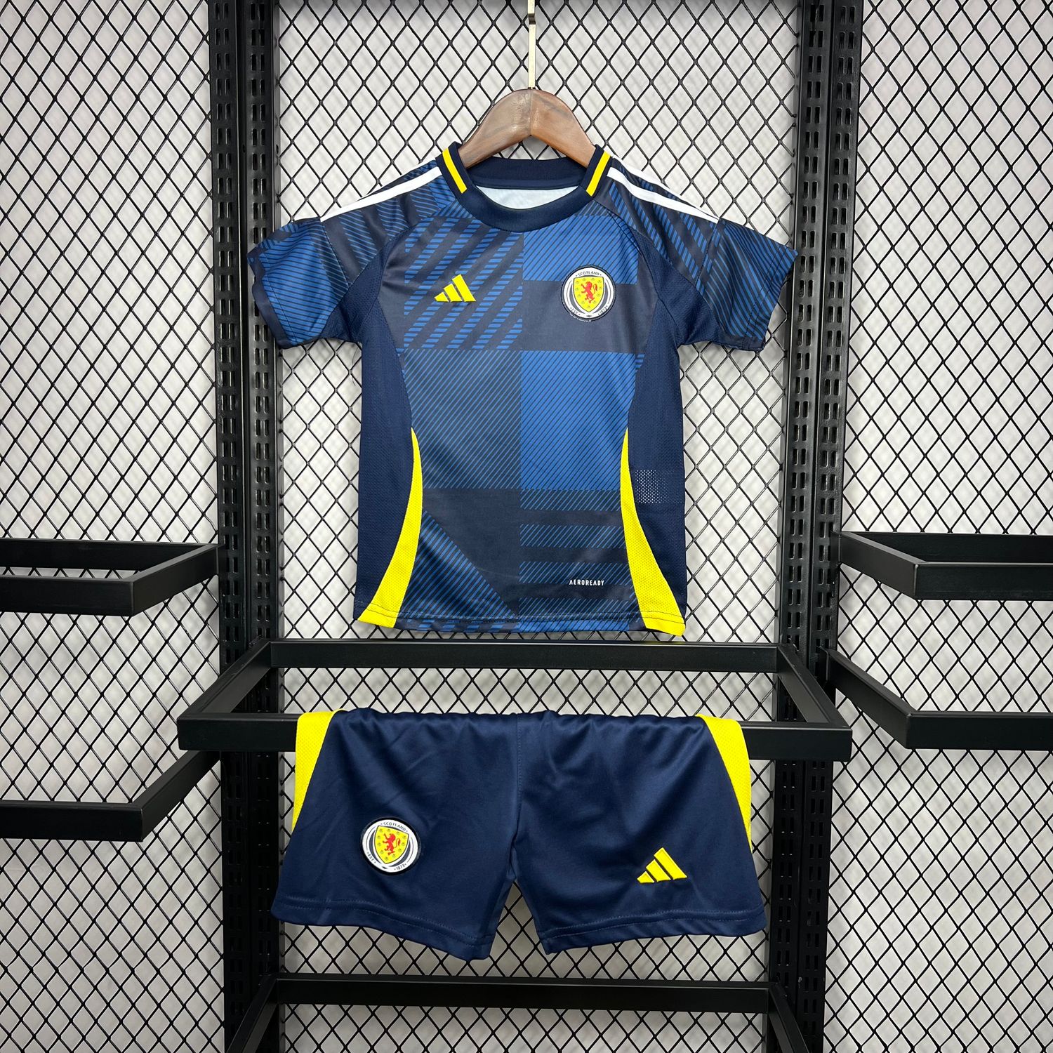 Kit Camisa Infantil Escócia 2024/2025 + Short