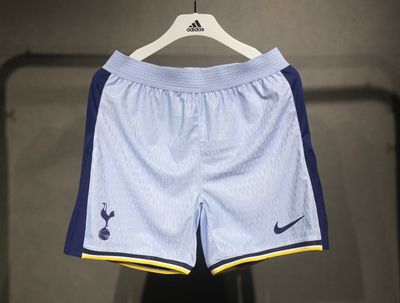 Short Tottenham 2024/2025 Versão Jogador