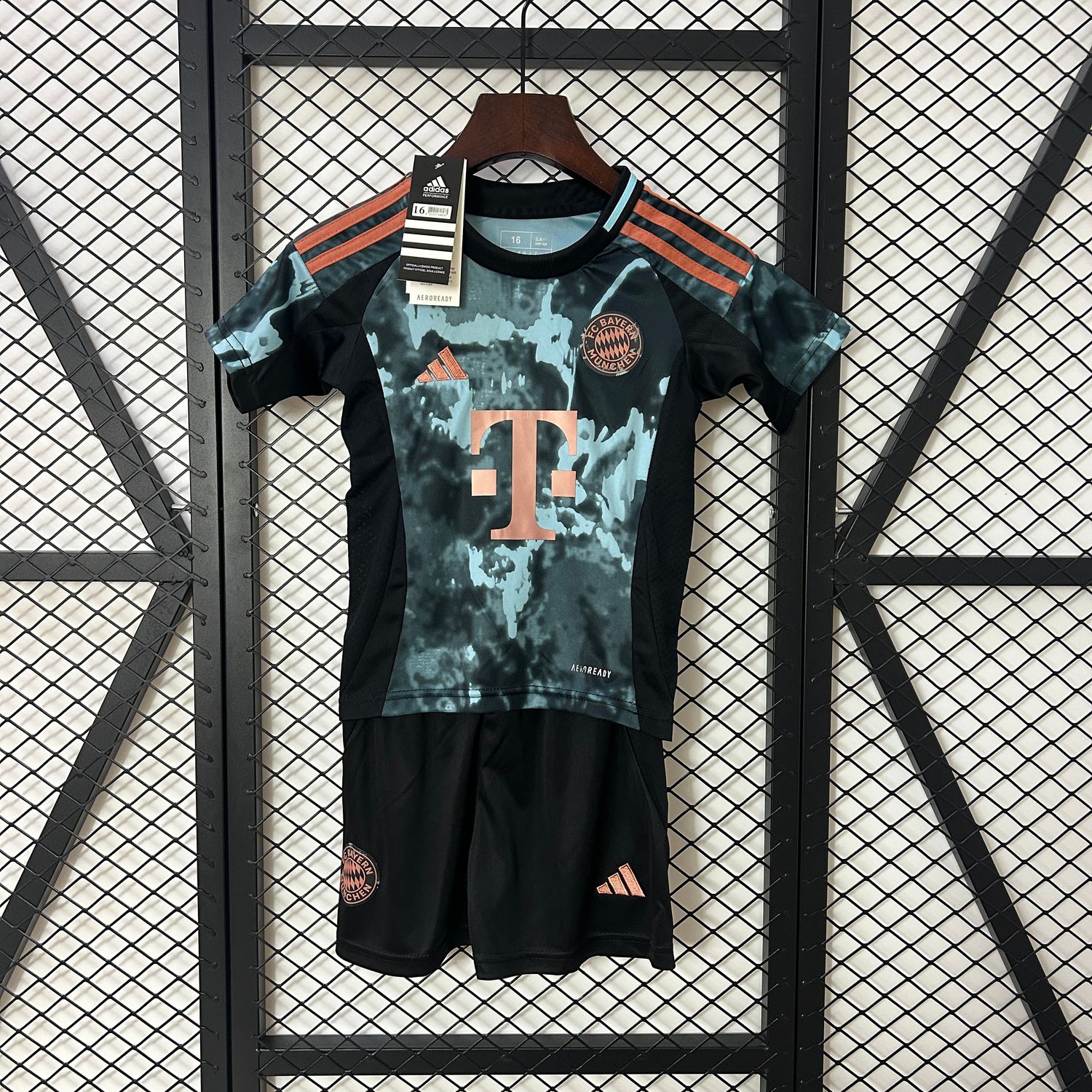 Kit Infantil Bayern de Munique  2024/2025 Camisa + Short