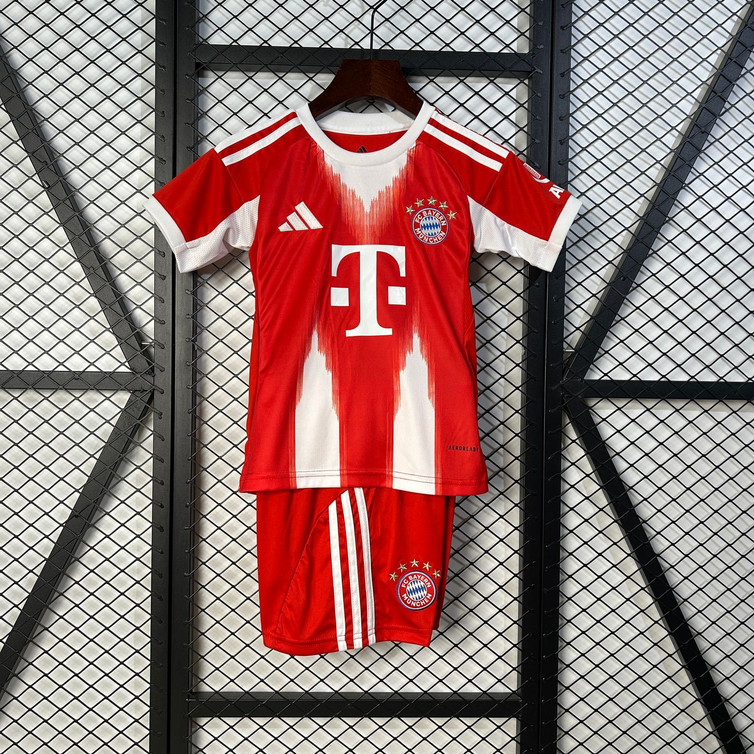 Kit Infantil Bayern de Munique  I 2025/2026 Camisa + Short