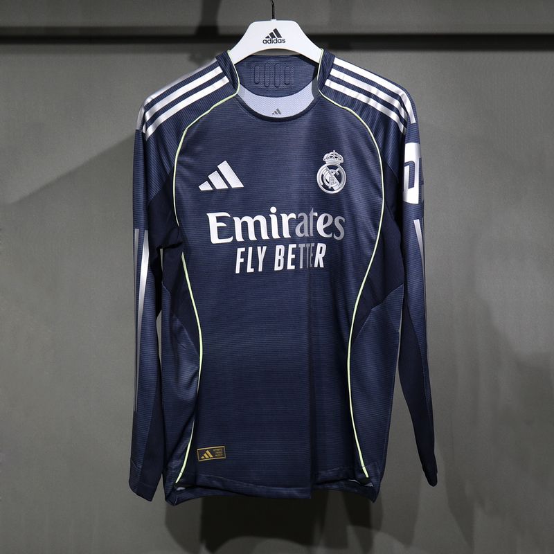 Camisa Real Madrid 2025/2026 Manga Longa Jogador