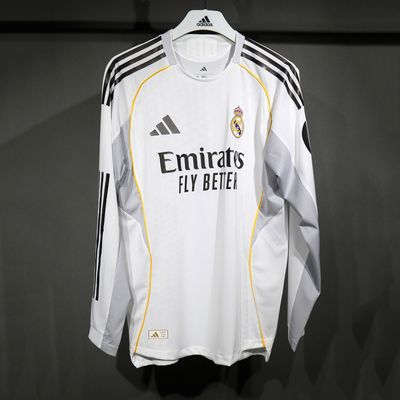 Camisa Real Madrid 2025/2026 Manga Longa Jogador