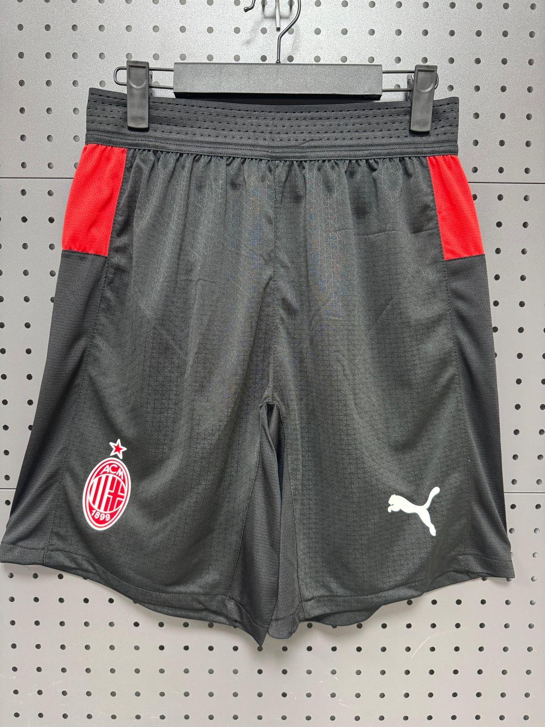 Short Milan 2025/2026 Versão Jogador