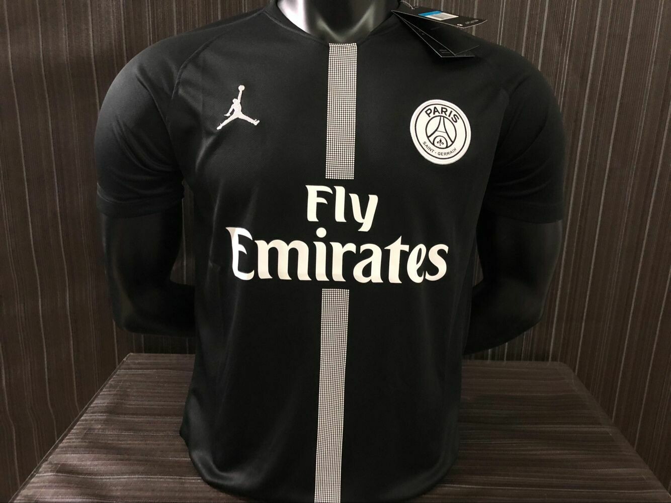 Camisa Paris Saint-Germain – Jordan Preta 18/19 Camisa Paris Saint-Germain – Jordan Preta 18/19