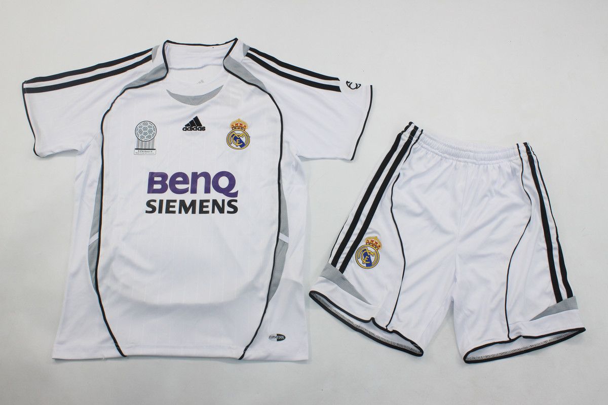 kit Camisa Kids Retro Real Madrid 2006/2007