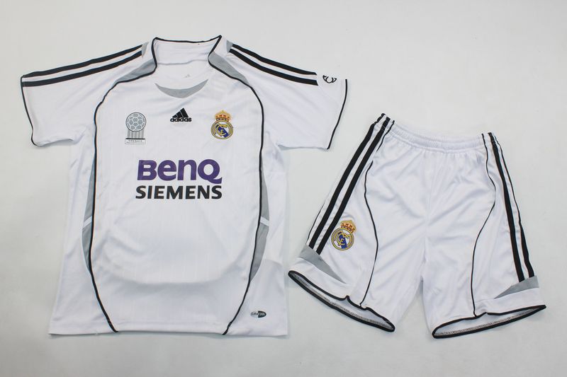 kit Camisa Kids Retro Real Madrid 2006/2007